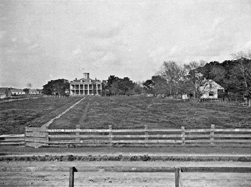 Lebeau Plantation, Old Arabi, 1910. Source: oldneworleans.com 
