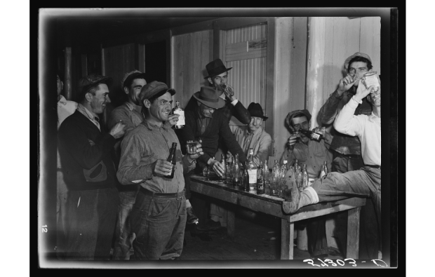 Isleños drinking and gambling, Delacroix, 1941. Source: Library of Congress