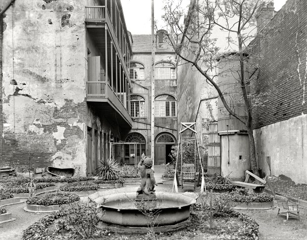 1903 - French Quarter Courtyard