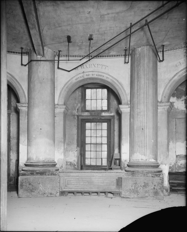 ca. 1900 - Old slave auction block, St. Louis Hotel